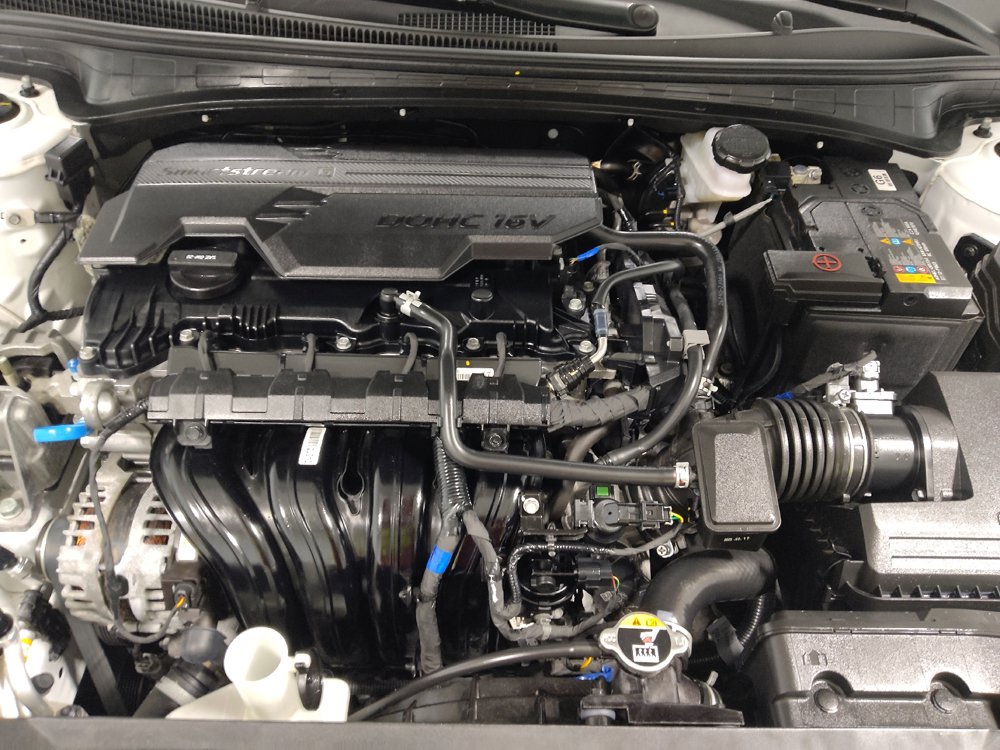 Used 2025 Hyundai Elantra Sport FWD image 30