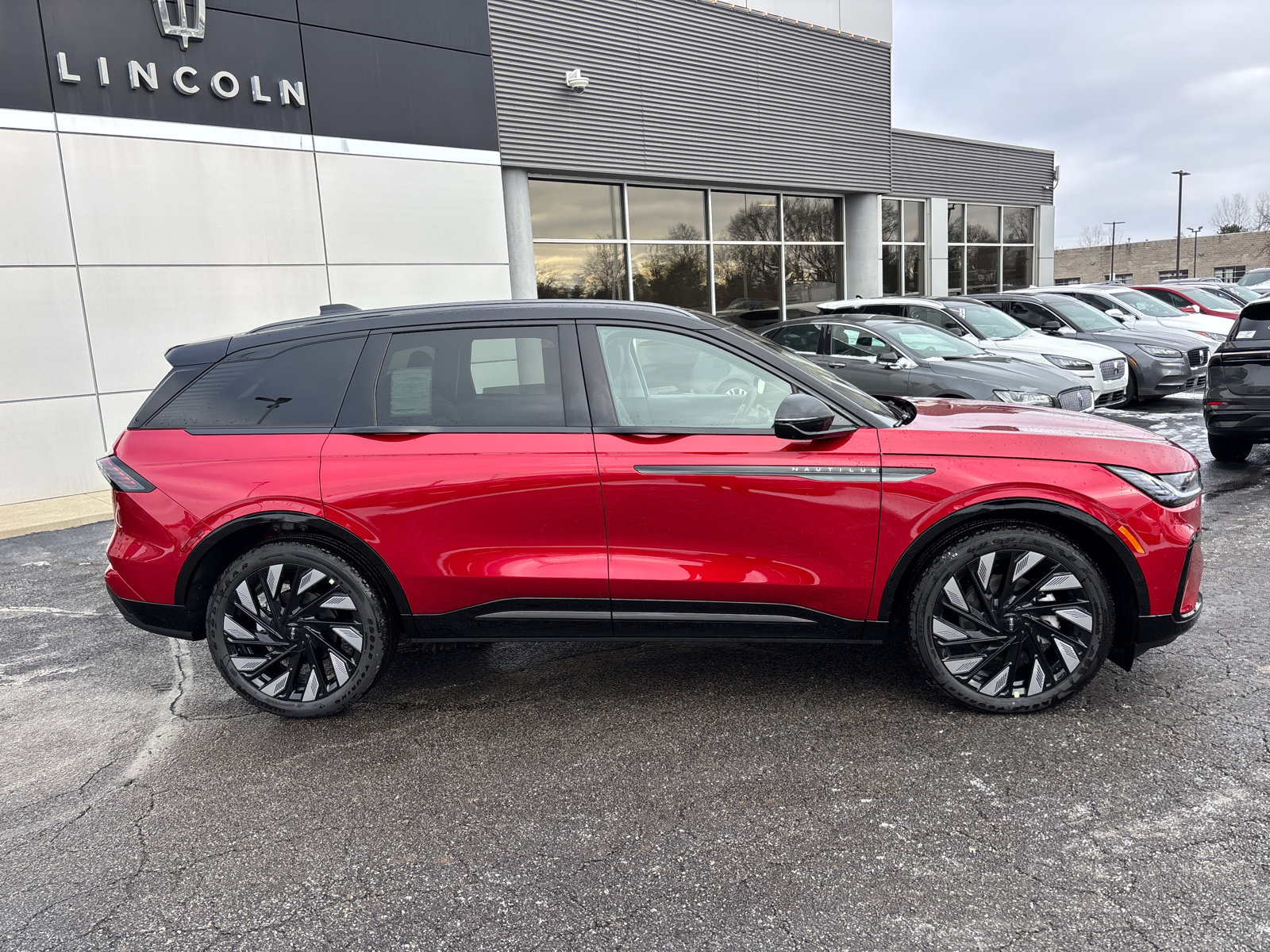 New 2026 Lincoln Nautilus Reserve w/ Jet Appearance Package image 8