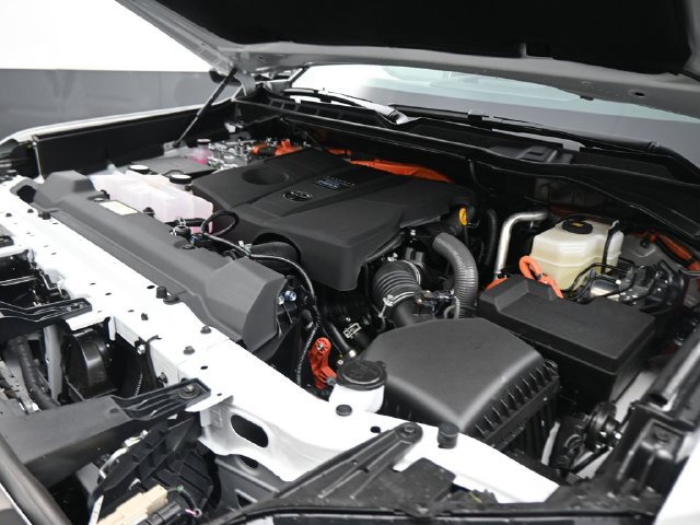New 2026 Toyota Tundra Platinum AWD/4WD image 10
