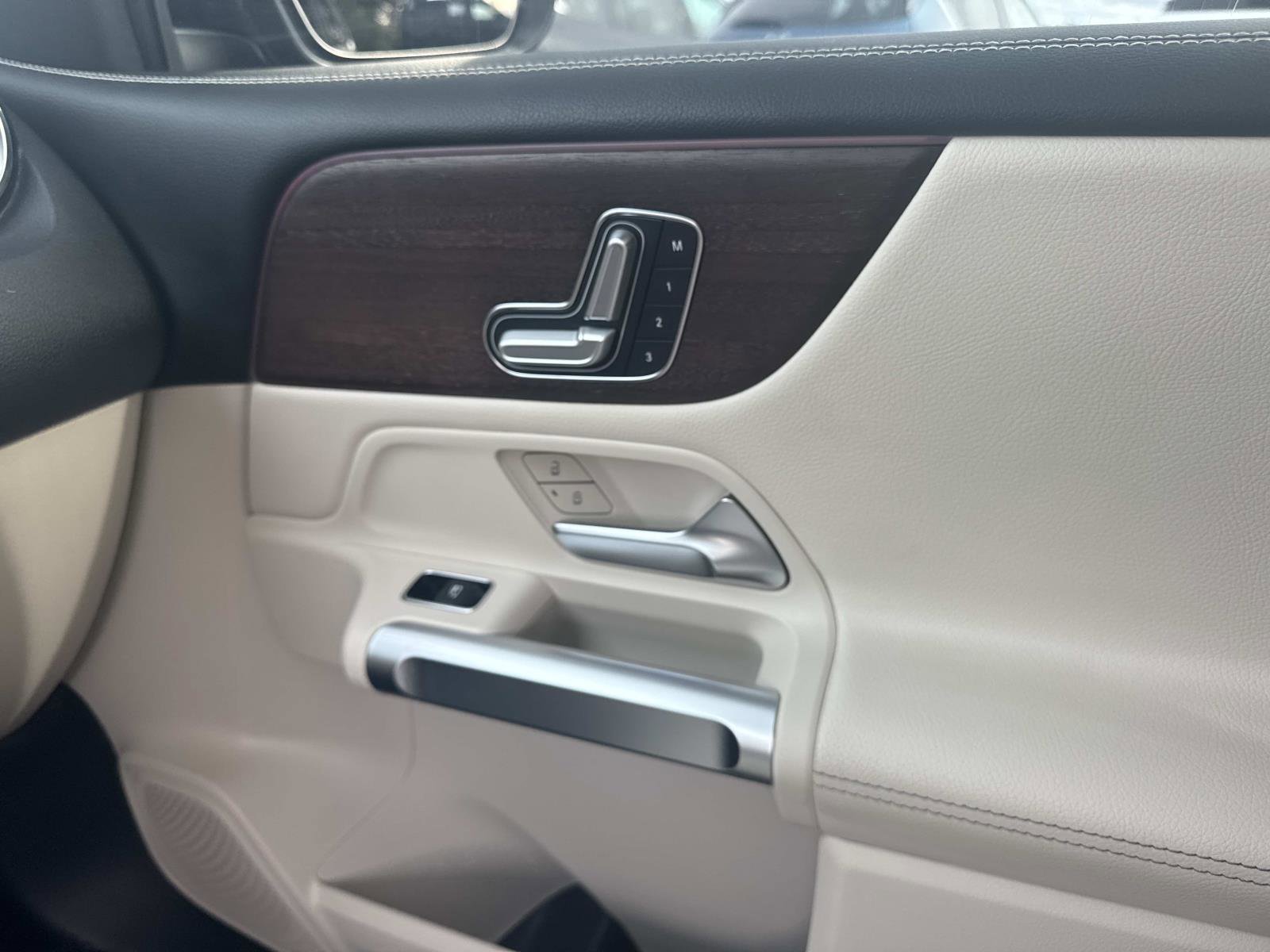 Used 2021 Mercedes-Benz GLB 250 image 20