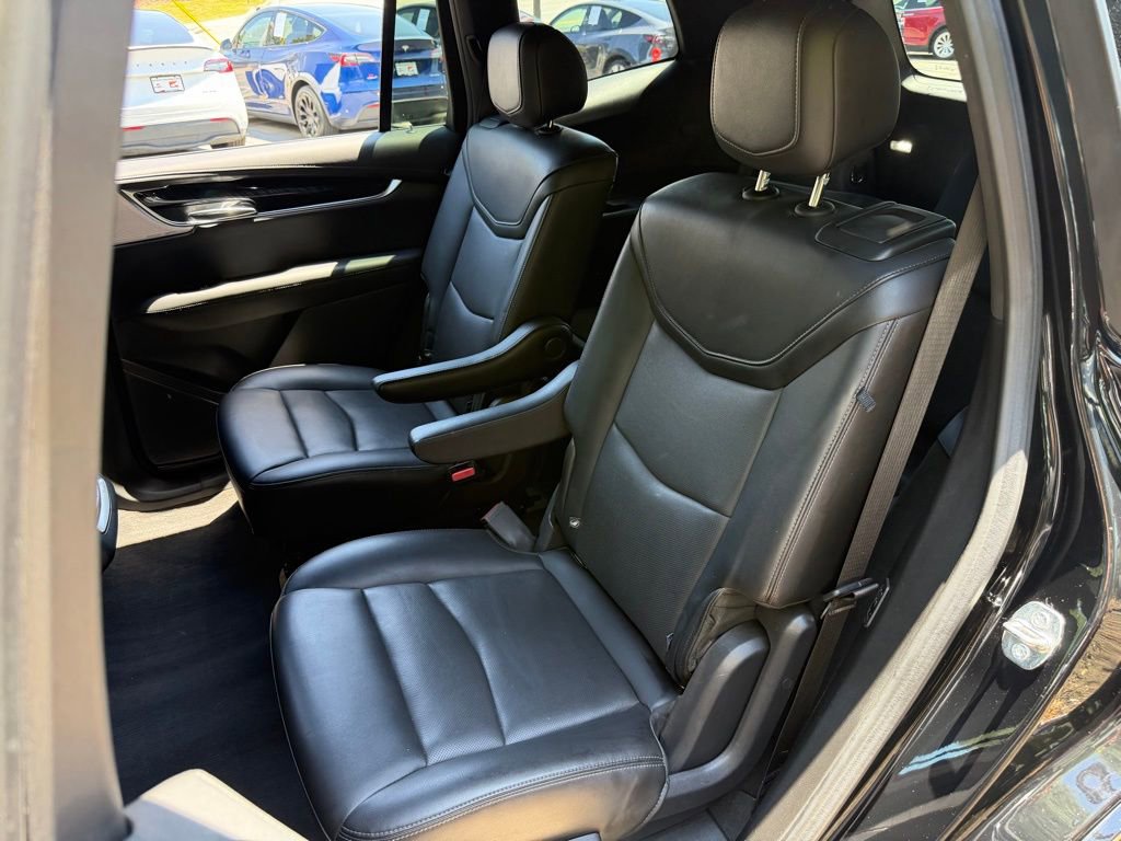 Used 2024 Cadillac XT6 Premium Luxury w/ Technology Package AWD/4WD image 31