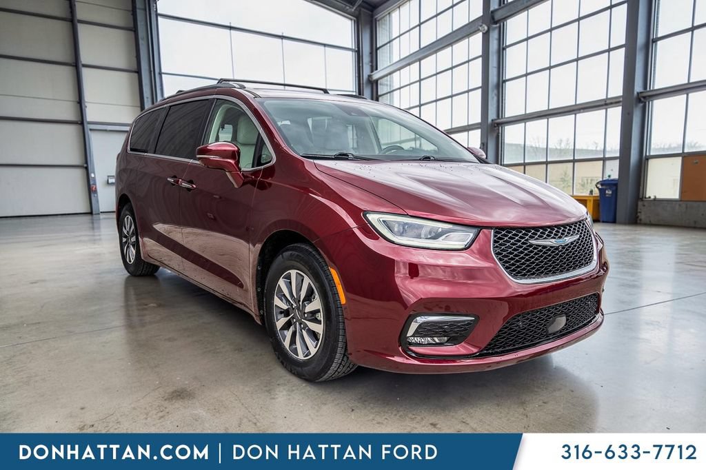 Used 2021 Chrysler Pacifica Touring-L FWD image 30