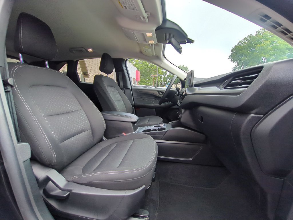 Used 2025 Ford Escape Active AWD/4WD image 30