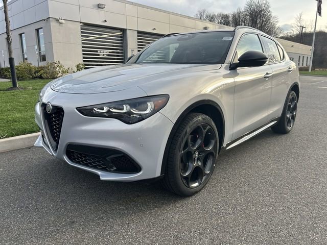 New 2026 Alfa Romeo Stelvio Sprint image 4