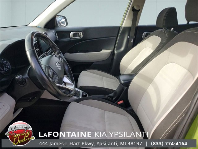 Used 2021 Hyundai Venue SEL image 12