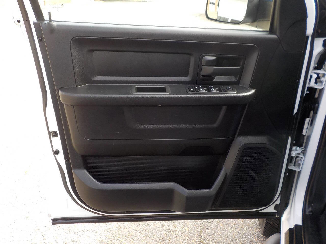 Used 2022 RAM 2500 Tradesman w/ Chrome Appearance Group image 15