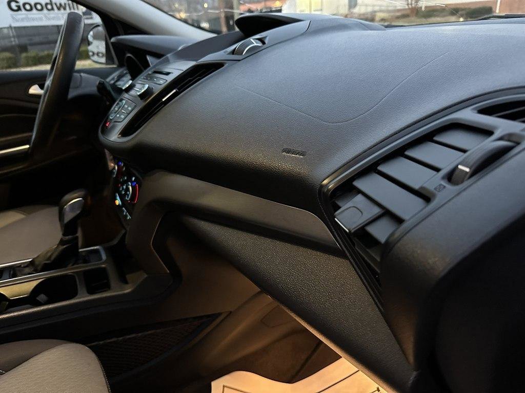 Used 2018 Ford Escape SE FWD image 31