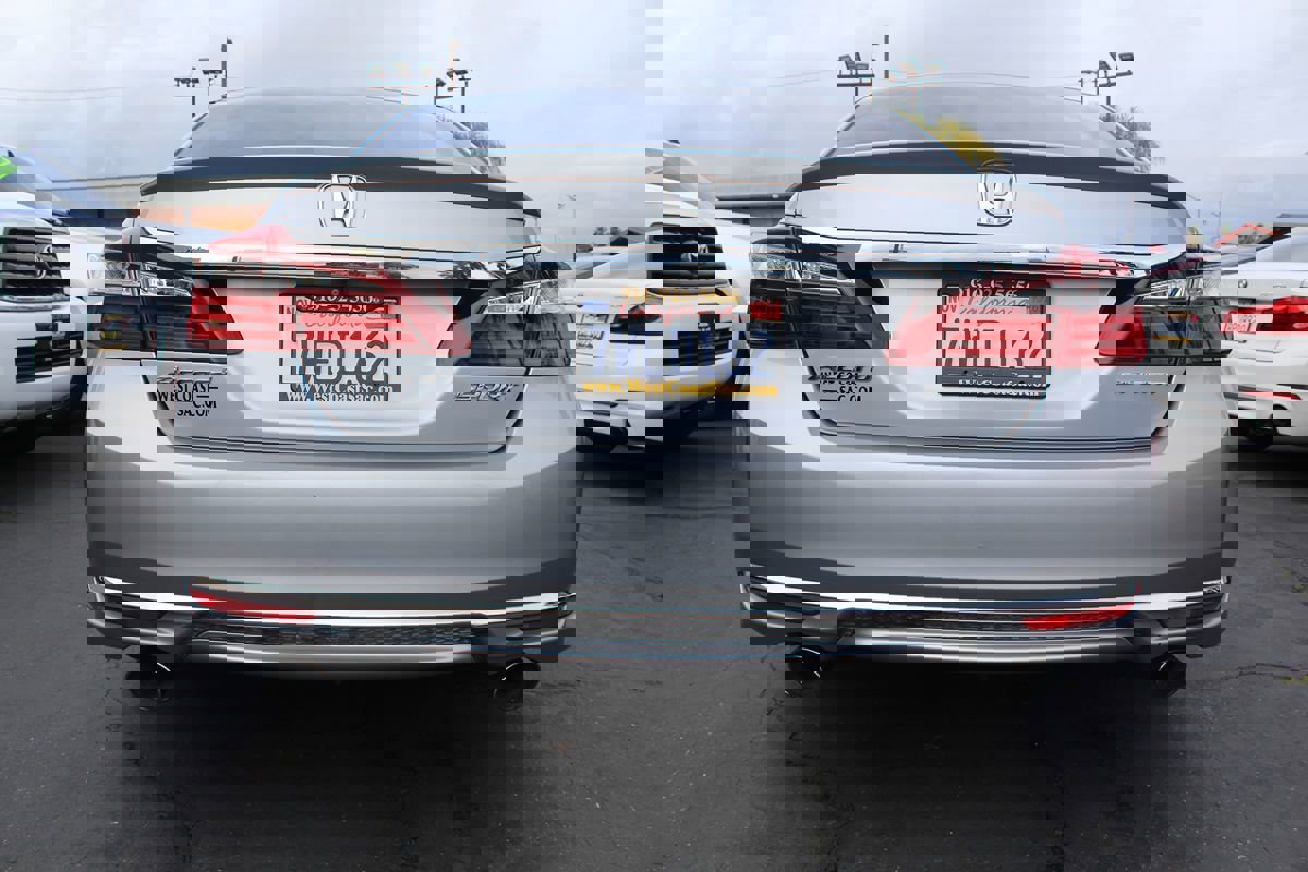 Used 2017 Honda Accord Sport image 13