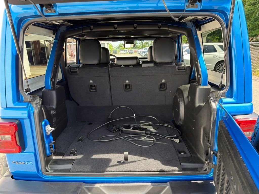 Used 2022 Jeep Wrangler Unlimited Rubicon 4xe w/ Safety Group AWD/4WD image 15