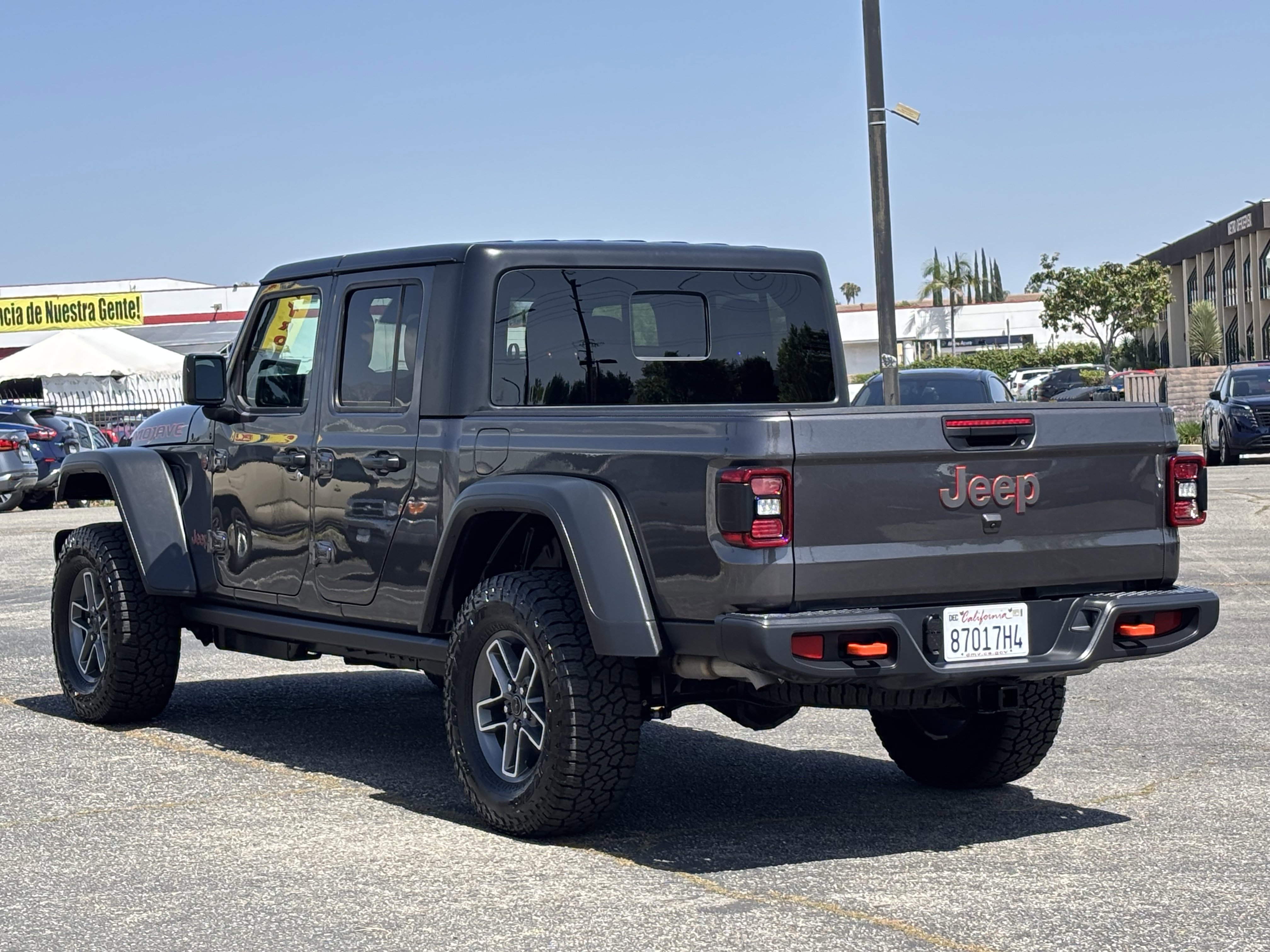Used 2026 Jeep Gladiator Mojave AWD/4WD image 5