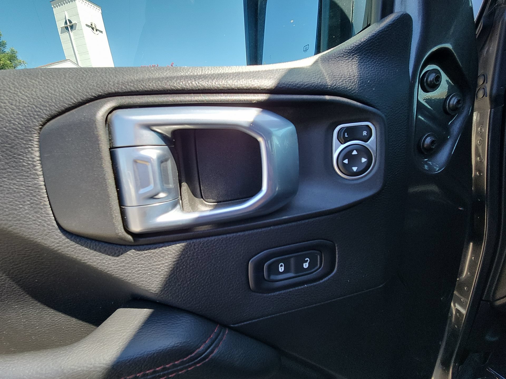 Used 2021 Jeep Wrangler Unlimited Rubicon AWD/4WD image 15