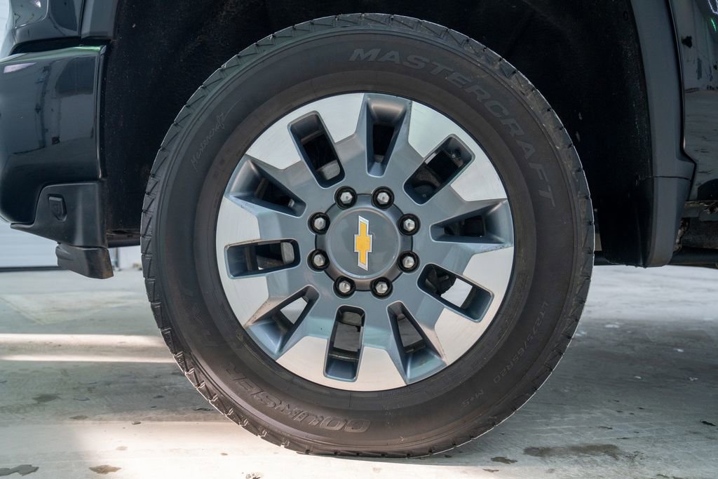 Used 2023 Chevrolet Silverado 2500 High Country w/ Technology Package image 2