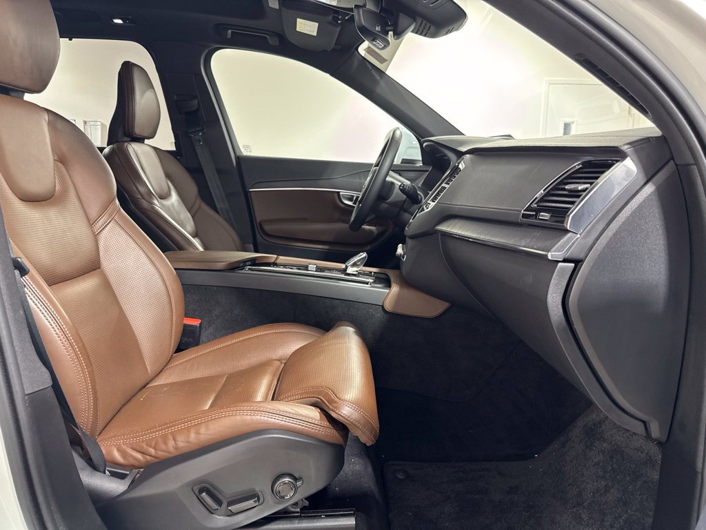Certified 2024 Volvo XC90 B6 Ultimate w/ Protection Package Premier AWD/4WD image 29