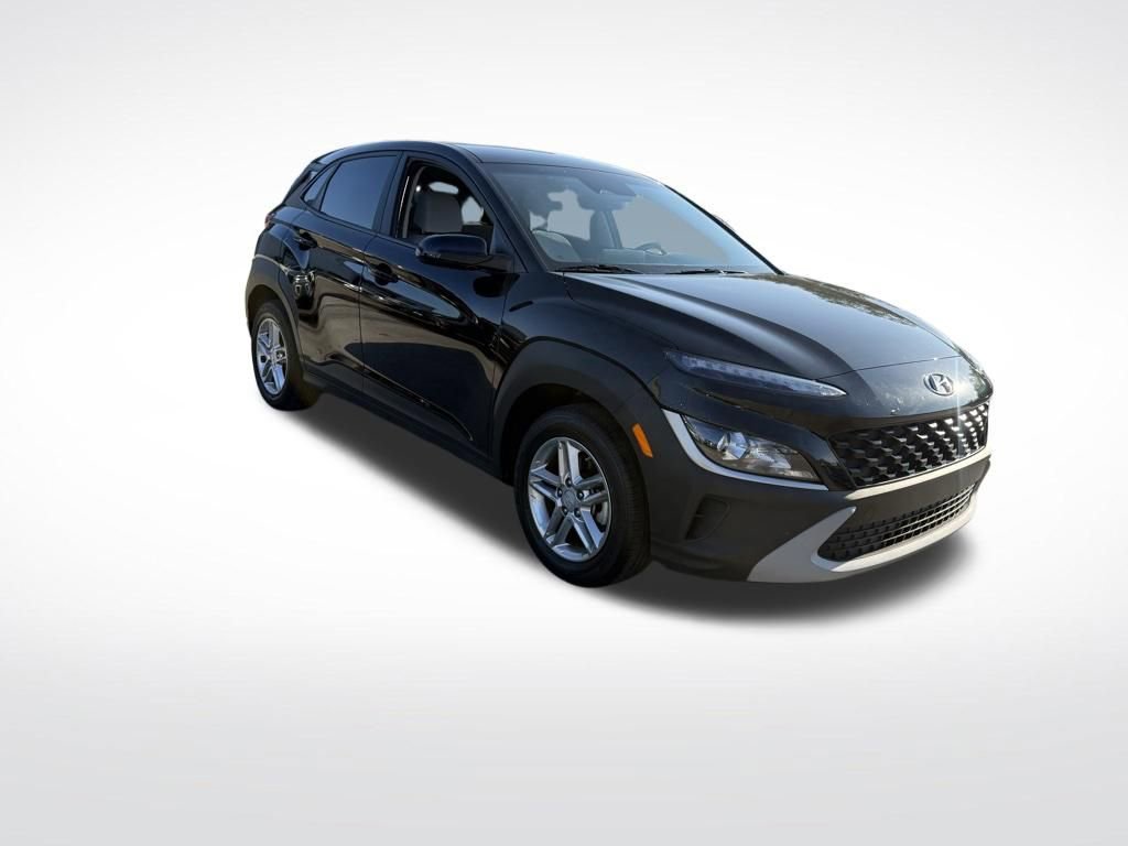 Used 2023 Hyundai Kona SE w/ Cargo Package FWD image 3