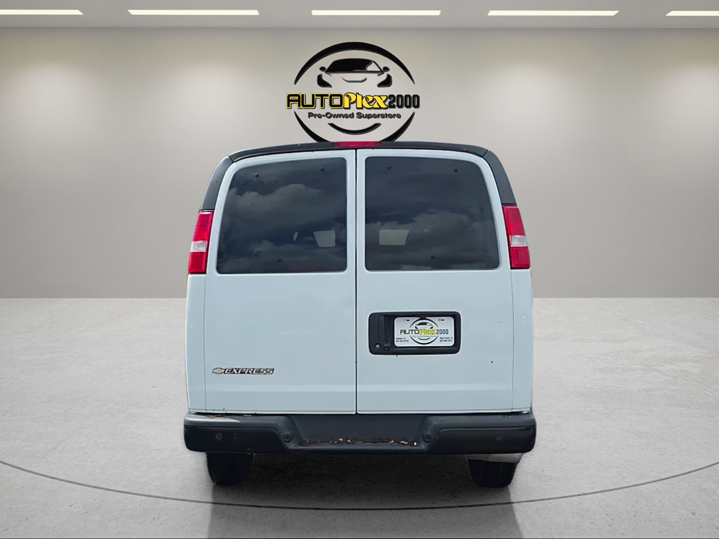 Used 2020 Chevrolet Express 3500 LS RWD image 6