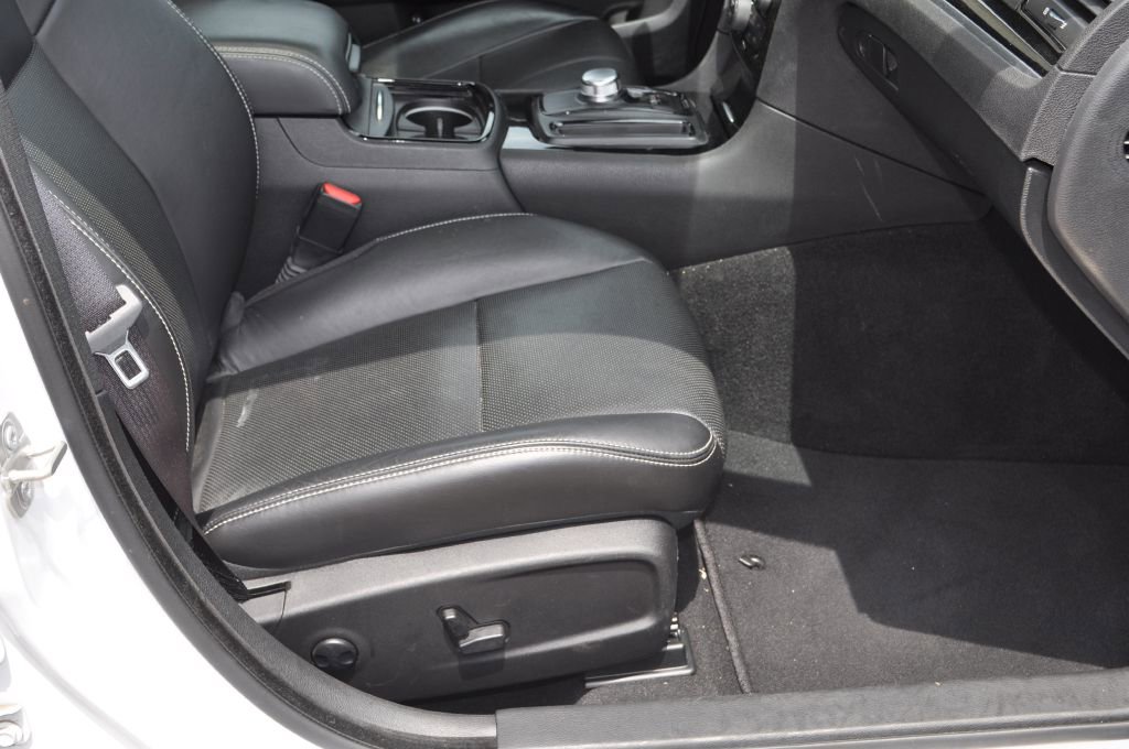 Used 2023 Chrysler 300 S w/ Comfort Group RWD image 24