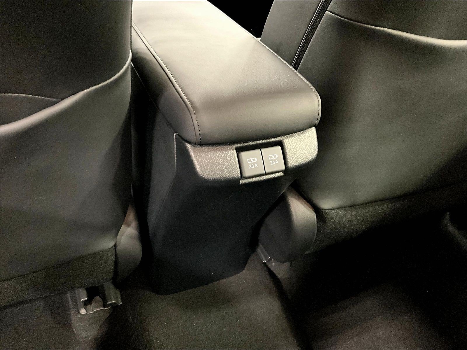 Used 2019 Toyota Prius XLE FWD image 10