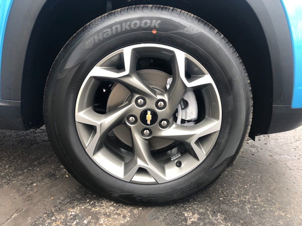 New 2026 Chevrolet Trax LT w/ Driver Confidence Package FWD image 5