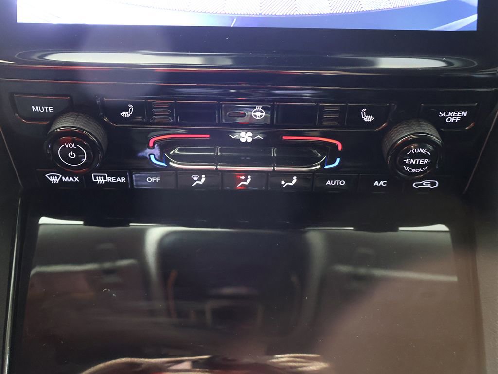 Used 2023 Jeep Grand Cherokee Limited AWD/4WD image 46