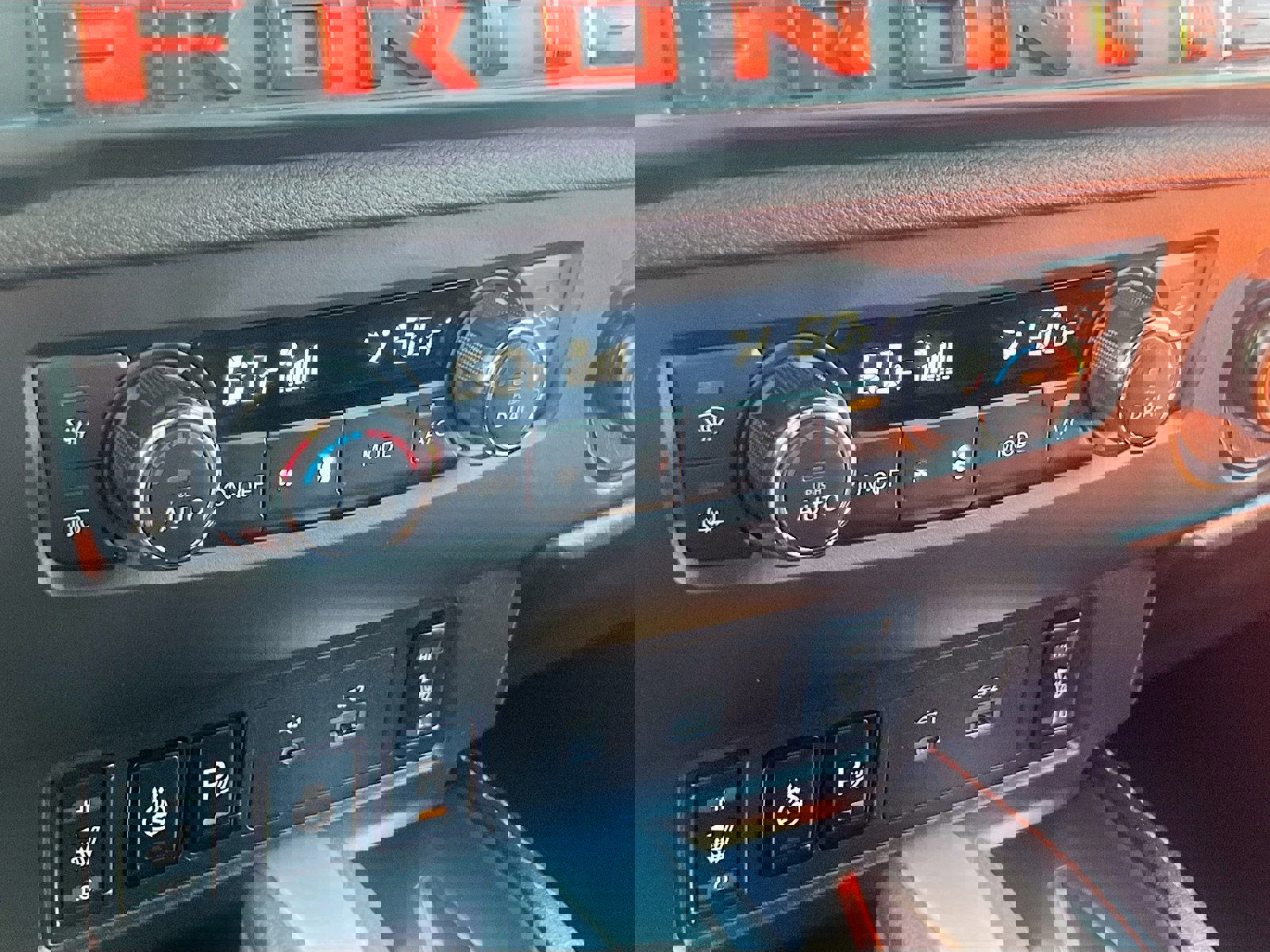 Used 2025 Nissan Frontier Pro-X w/ Pro Convenience Package image 15