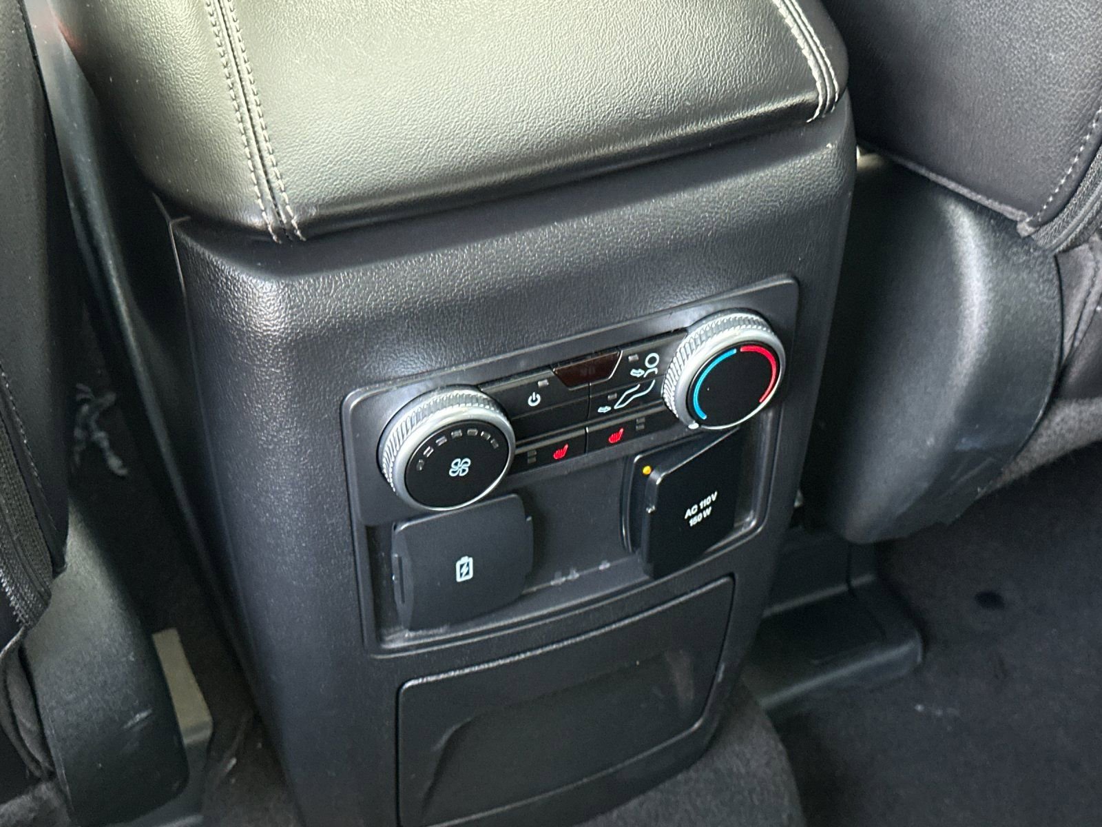 Used 2023 Ford Explorer Limited w/ Limited Technology Package image 15