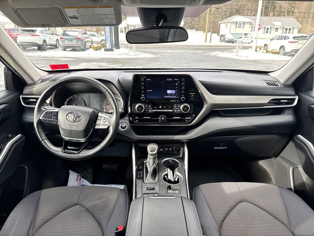 Used 2020 Toyota Highlander LE image 14