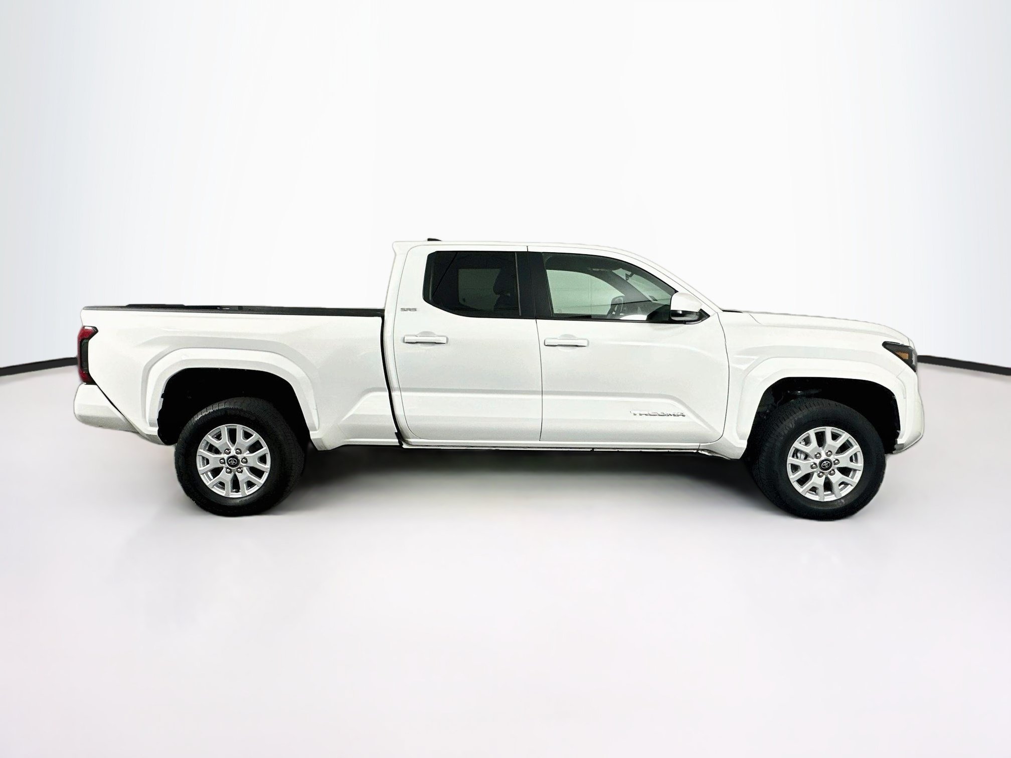 Used 2025 Toyota Tacoma SR5 RWD image 10