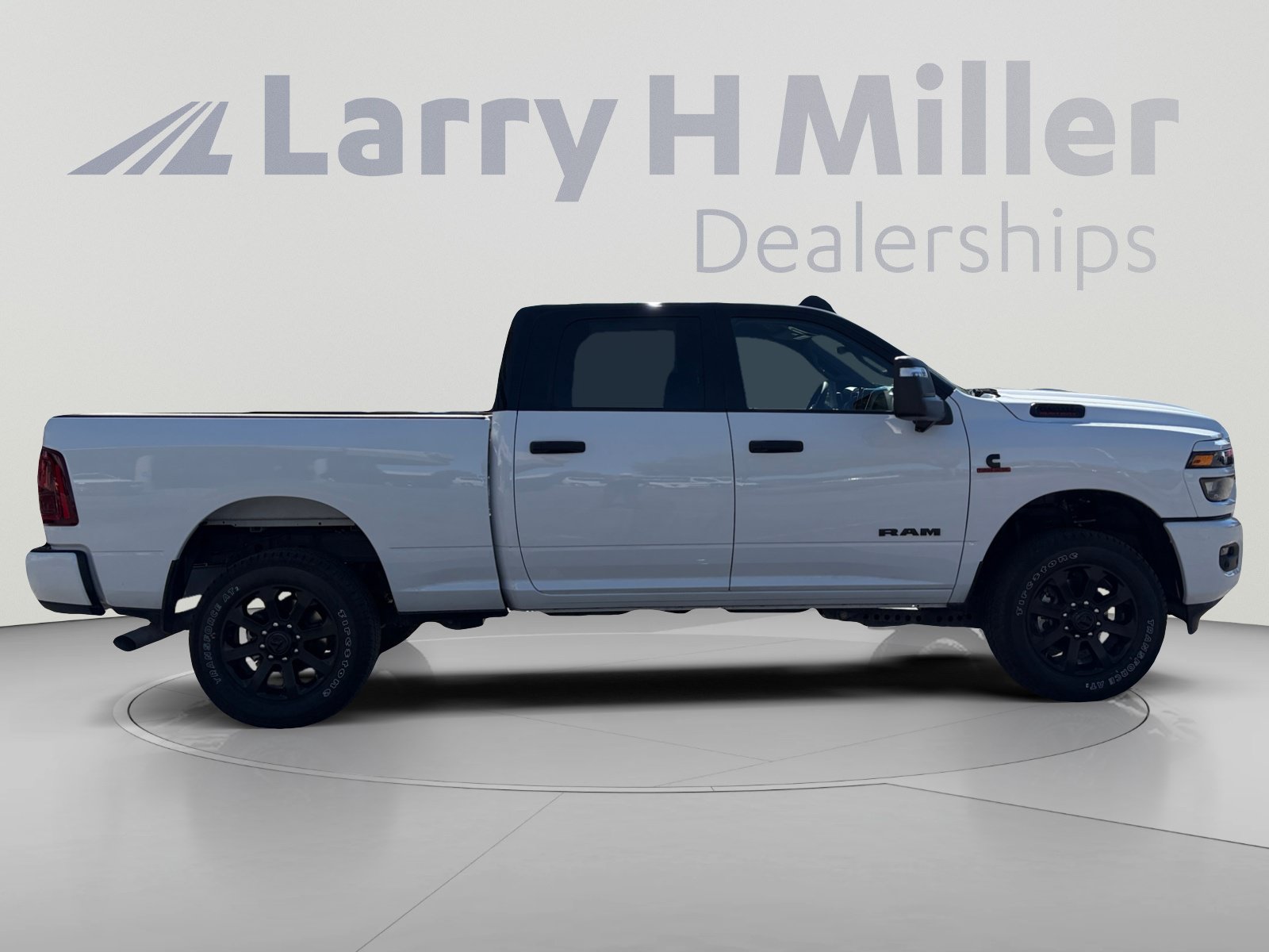 New 2026 RAM 2500 Big Horn AWD/4WD image 6