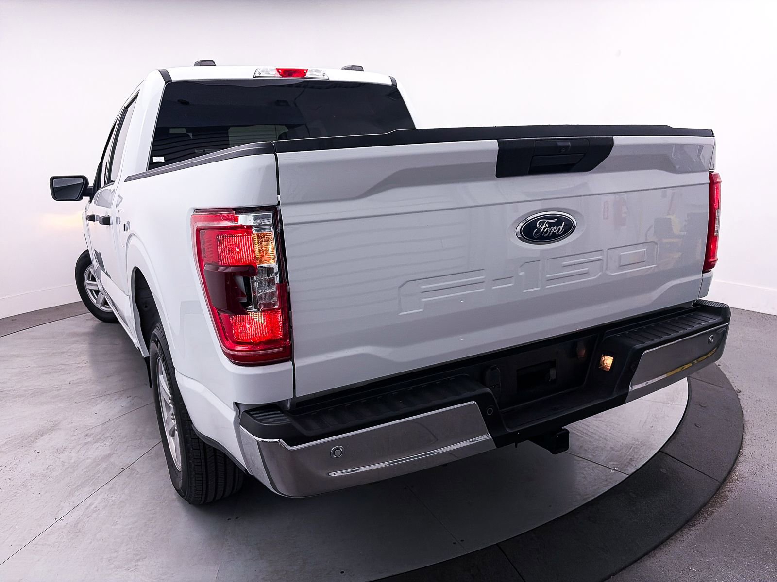 Used 2022 Ford F150 XLT w/ Equipment Group 301A Mid image 8