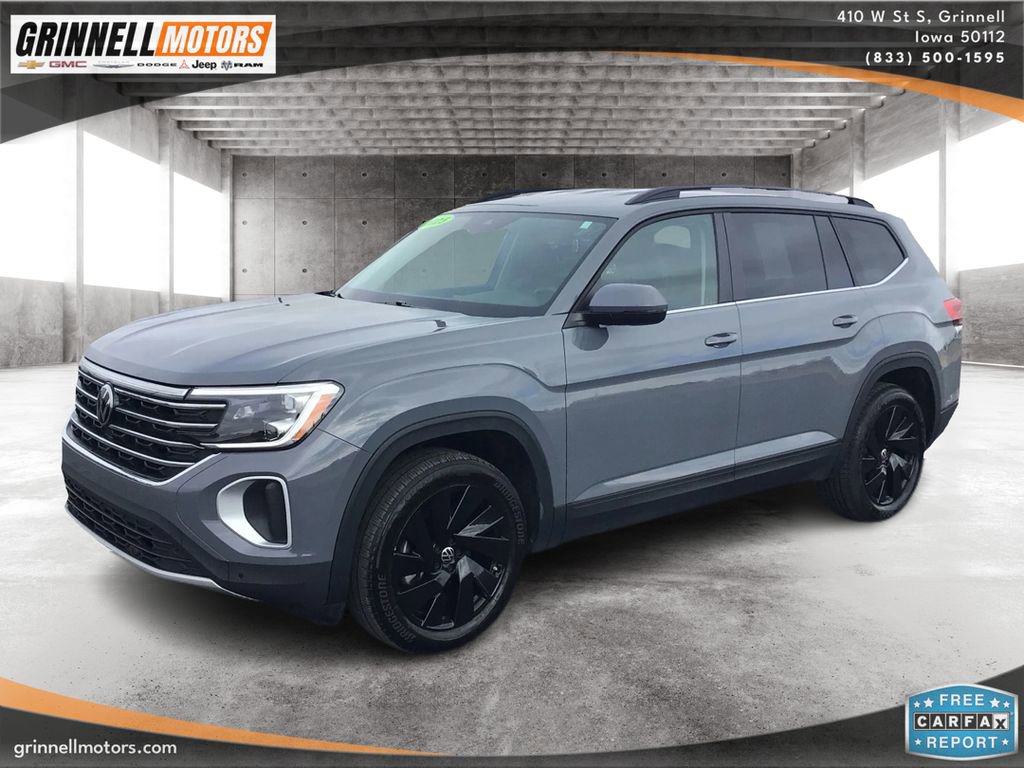 Used 2025 Volkswagen Atlas SE image 1