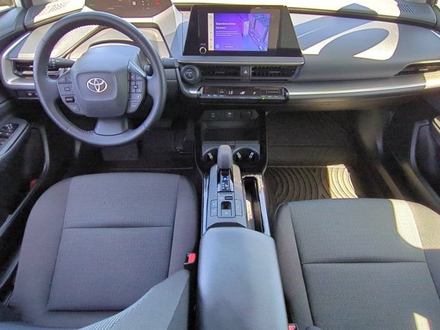Used 2024 Toyota Prius LE FWD image 15