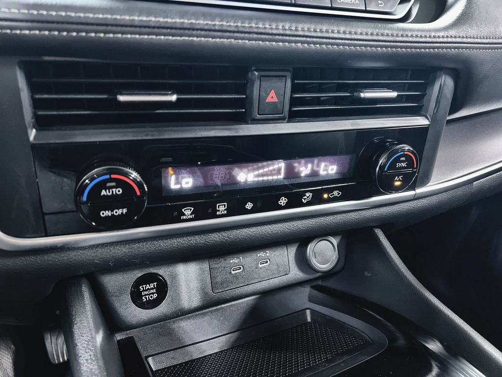 Used 2025 Nissan Rogue SV FWD image 35