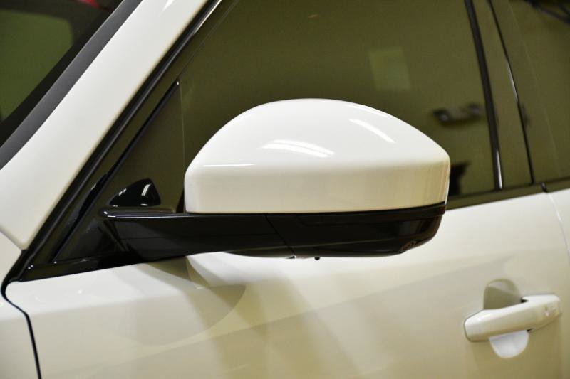 Used 2023 Jaguar F-PACE SVR AWD/4WD image 7