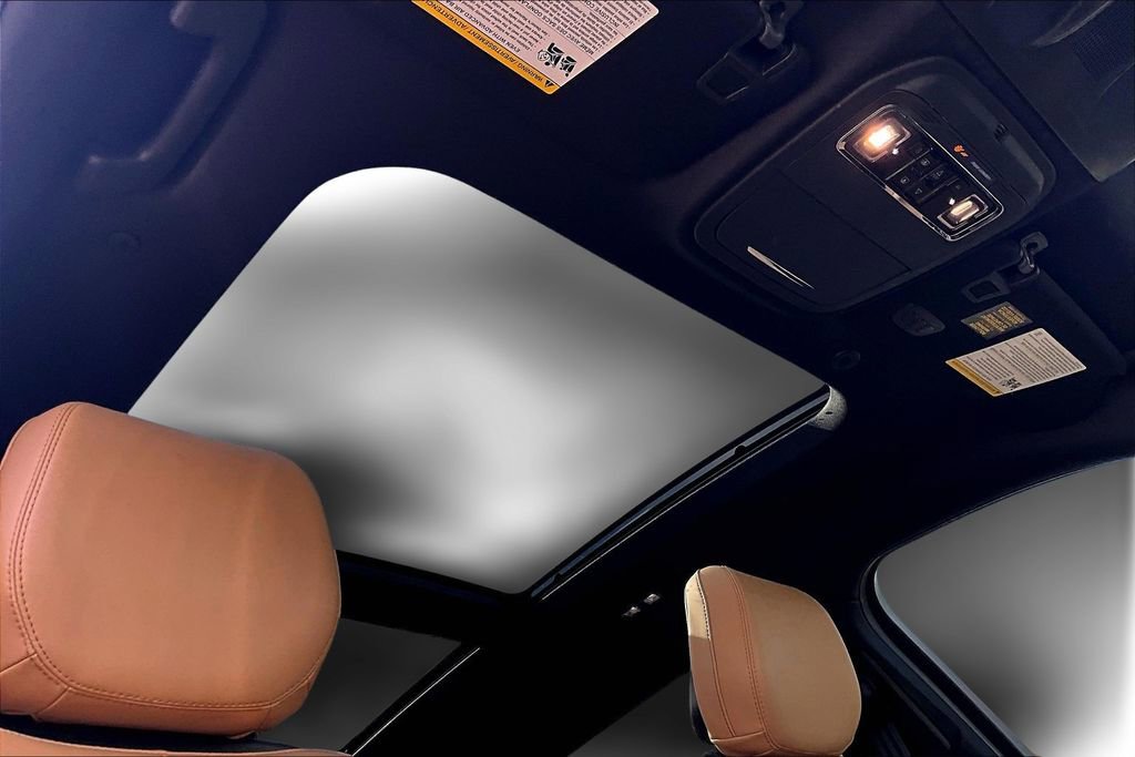 Used 2022 Lincoln Corsair Reserve w/ Equipment Group 201A image 22