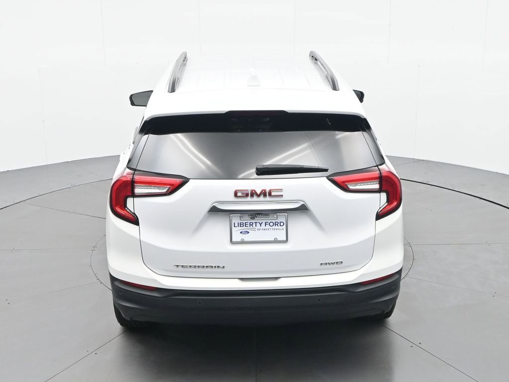 Used 2023 GMC Terrain SLE w/ Driver Convenience Package image 28