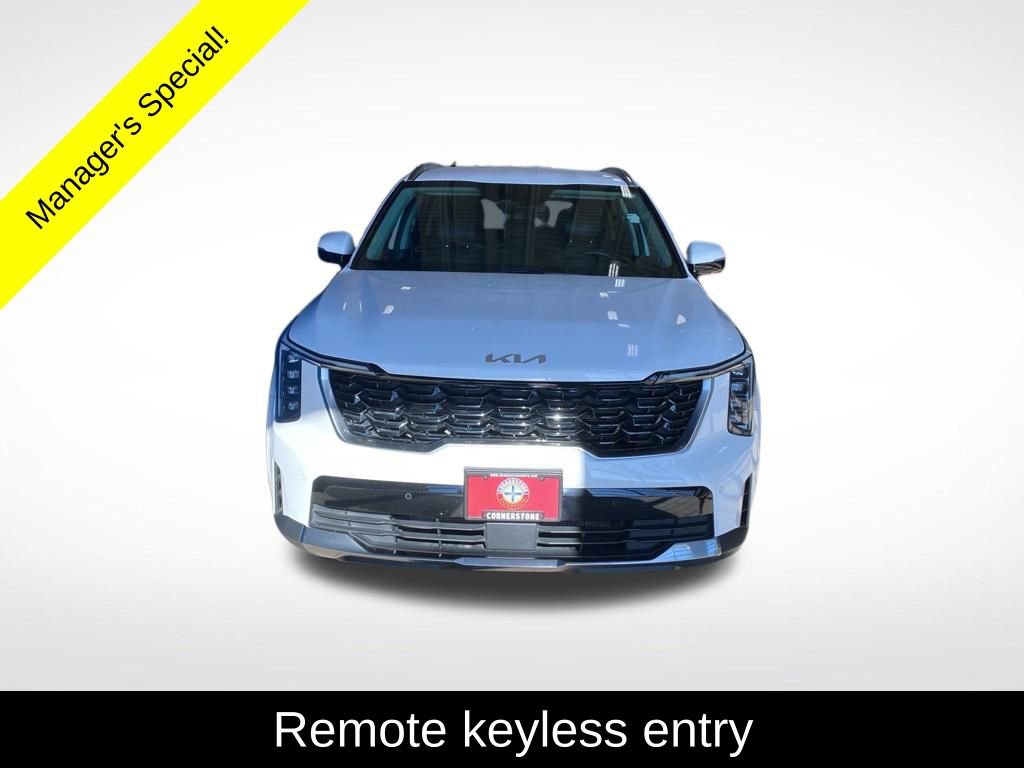 Used 2024 Kia Sorento S image 14