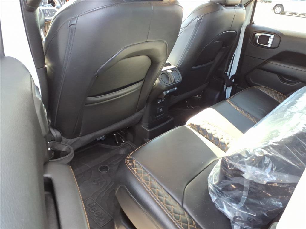 Used 2023 Jeep Wrangler Unlimited Sahara image 31