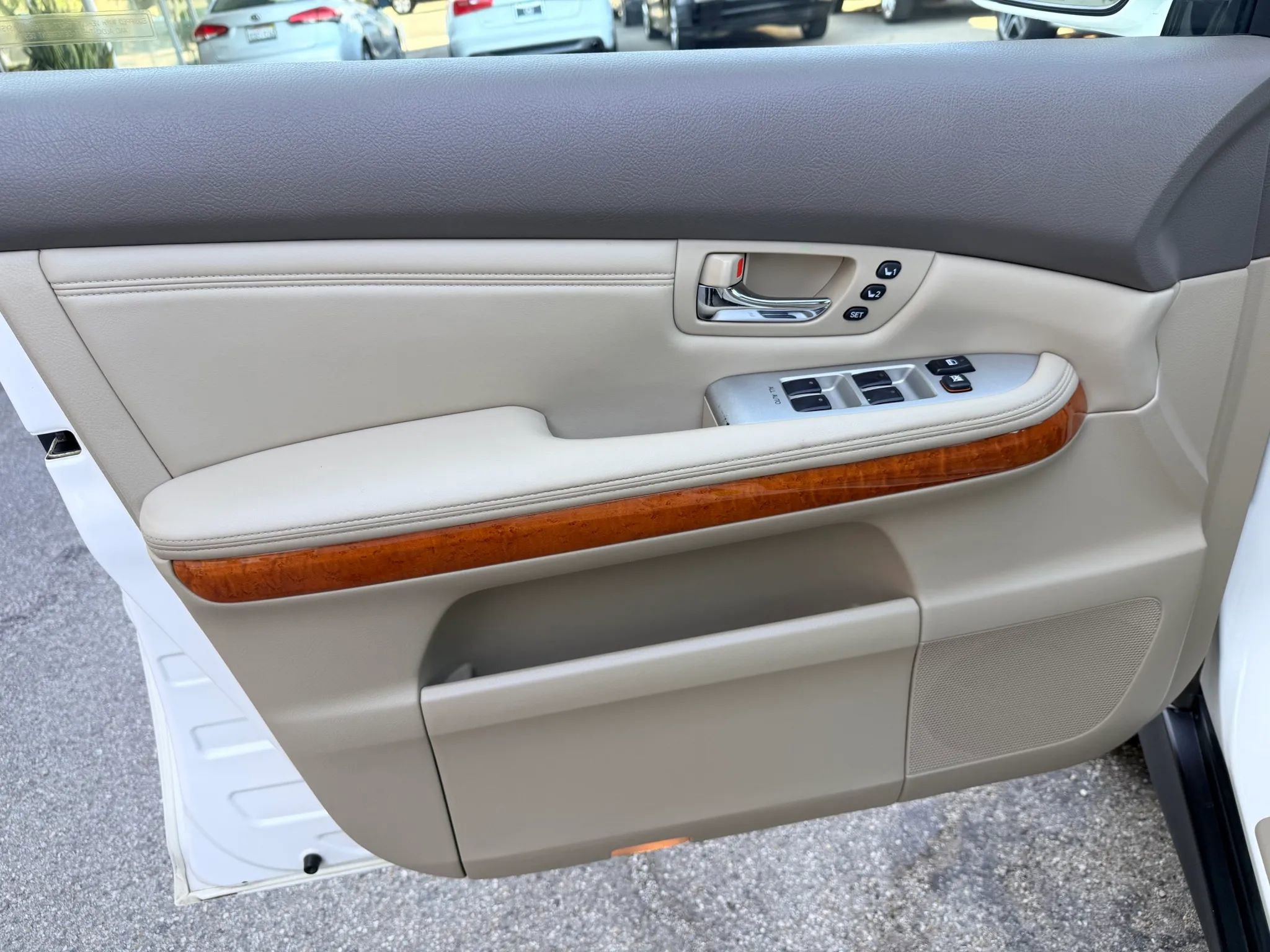 Used 2005 Lexus RX 330 FWD image 26