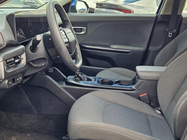 Used 2025 Kia K4 LXS image 26