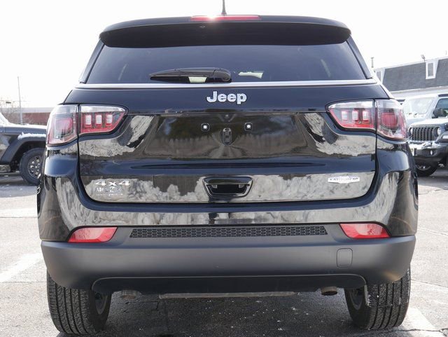 Used 2024 Jeep Compass Latitude image 5