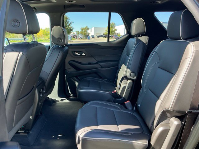 Used 2023 Chevrolet Traverse Premier w/ Redline Edition AWD/4WD image 34