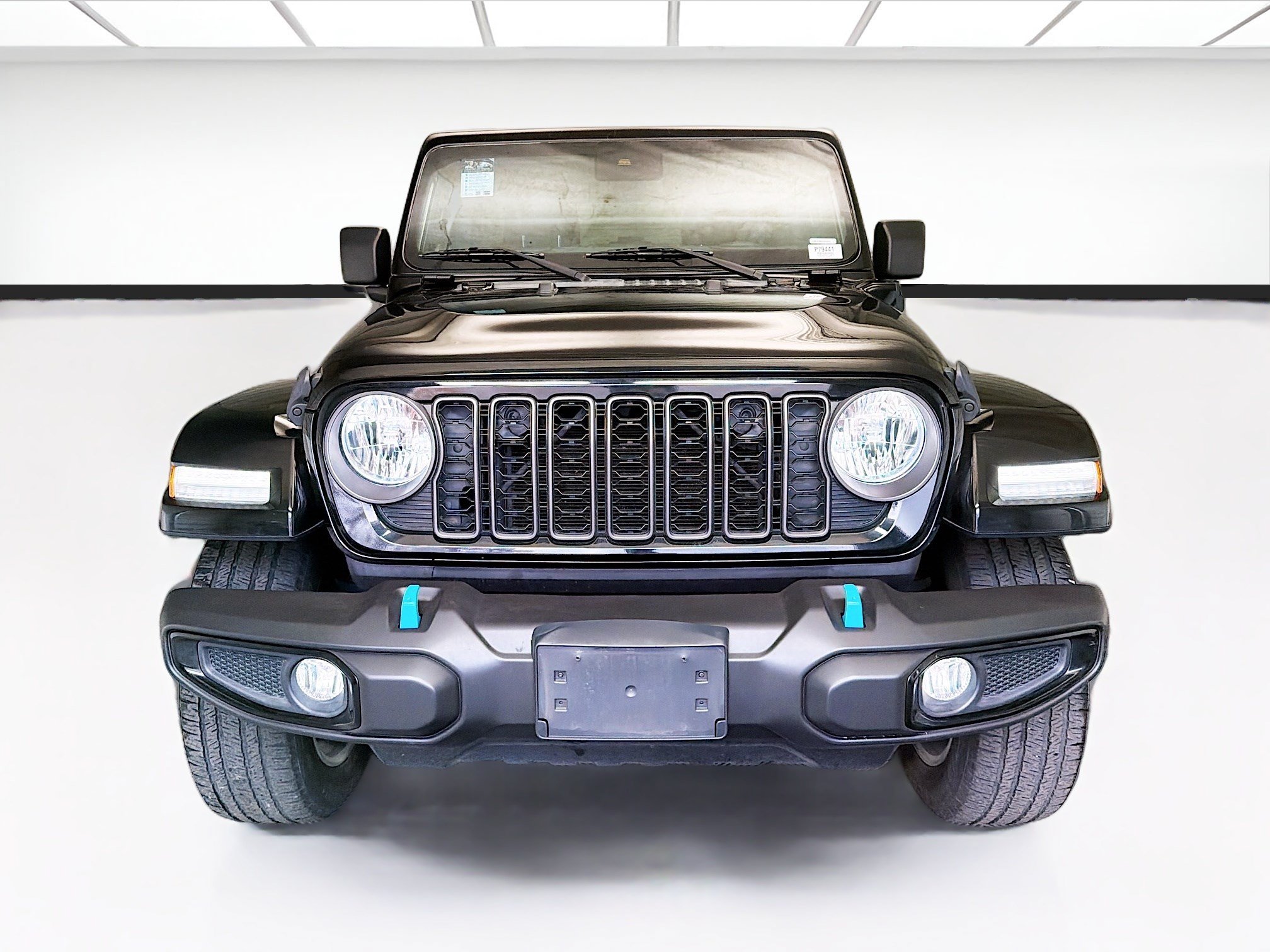 Used 2024 Jeep Wrangler Unlimited AWD/4WD image 2