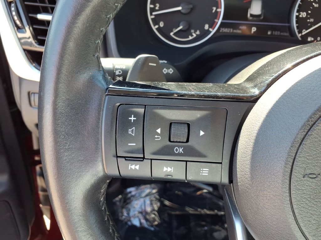 Used 2023 Nissan Rogue SV AWD/4WD image 7