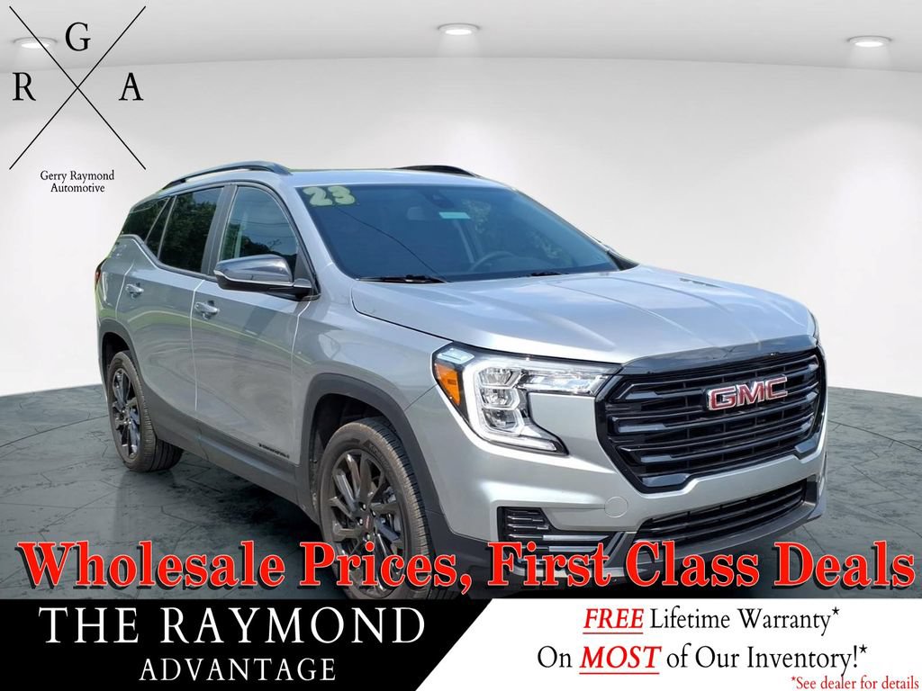 Used 2023 GMC Terrain SLE w/ Elevation Edition AWD/4WD image 3