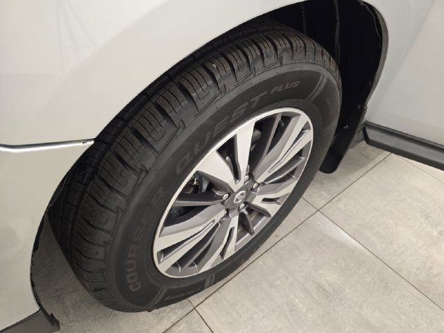 Used 2018 Nissan Pathfinder SL FWD image 40