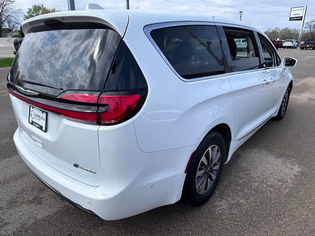 Used 2022 Chrysler Pacifica Limited FWD image 6