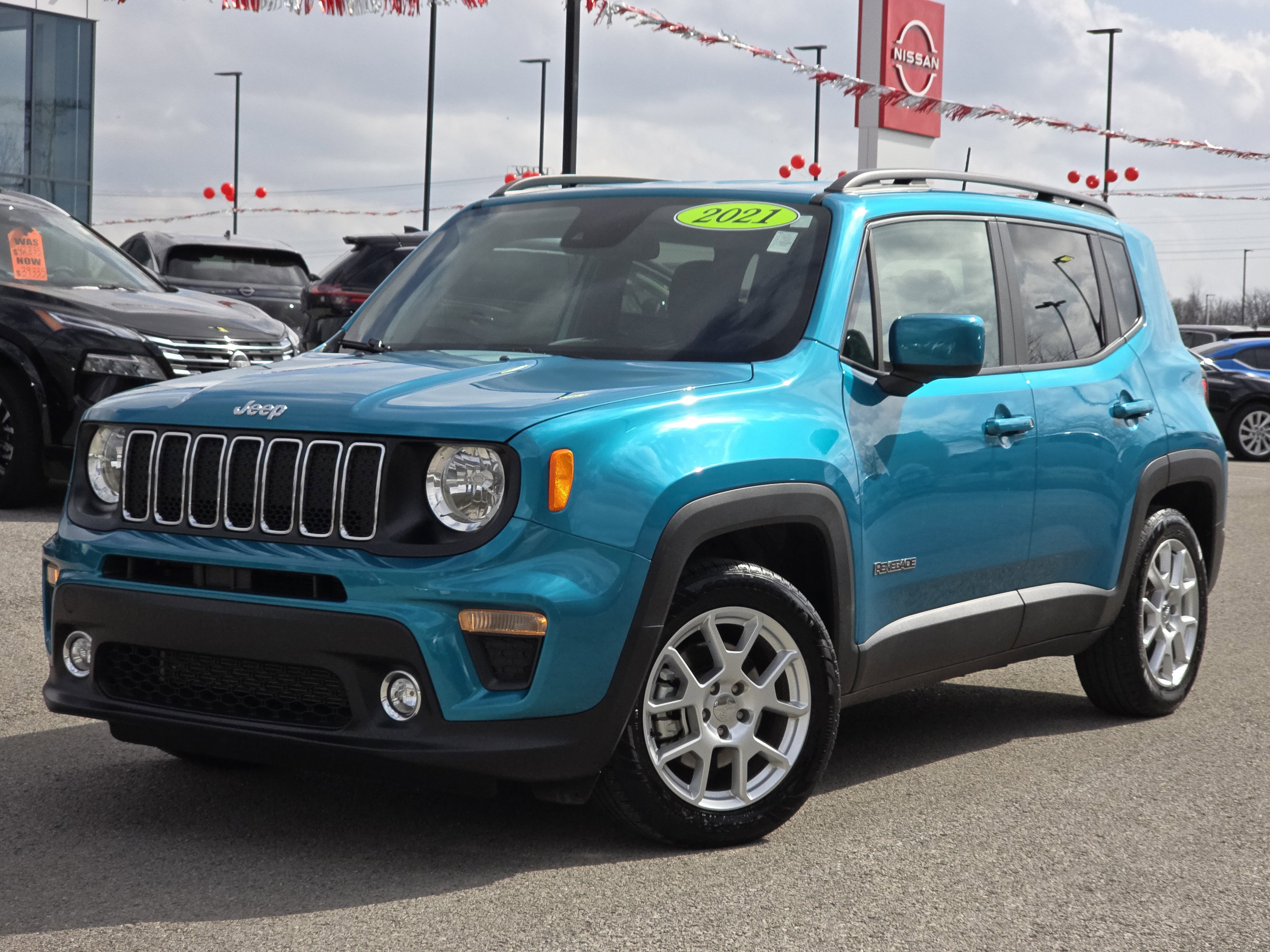 Used 2021 Jeep Renegade Latitude image 2