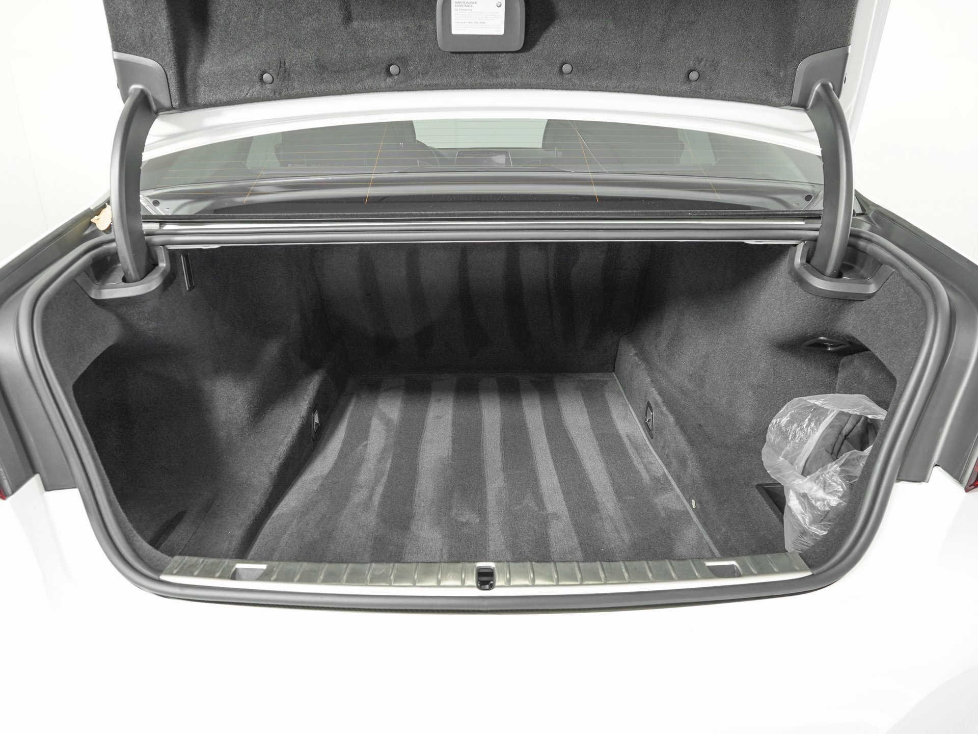 Used 2022 BMW 750i xDrive image 12