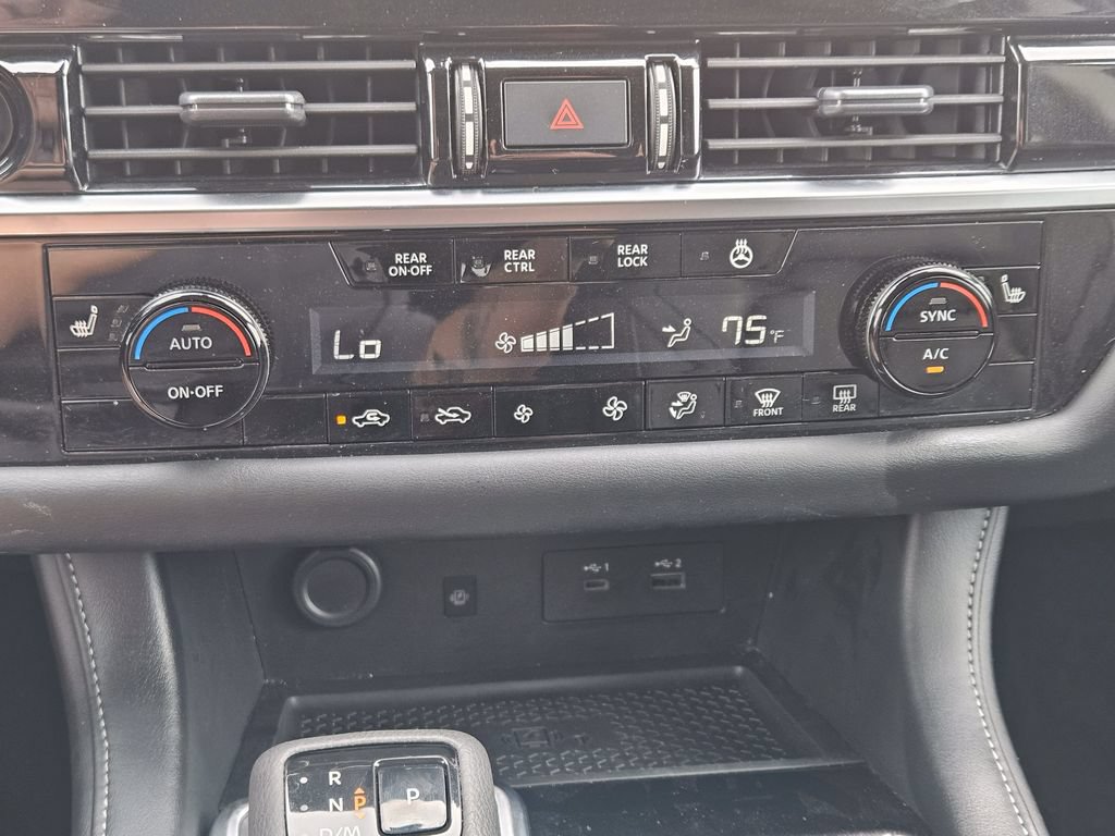 Used 2025 Nissan Pathfinder SL AWD/4WD image 23