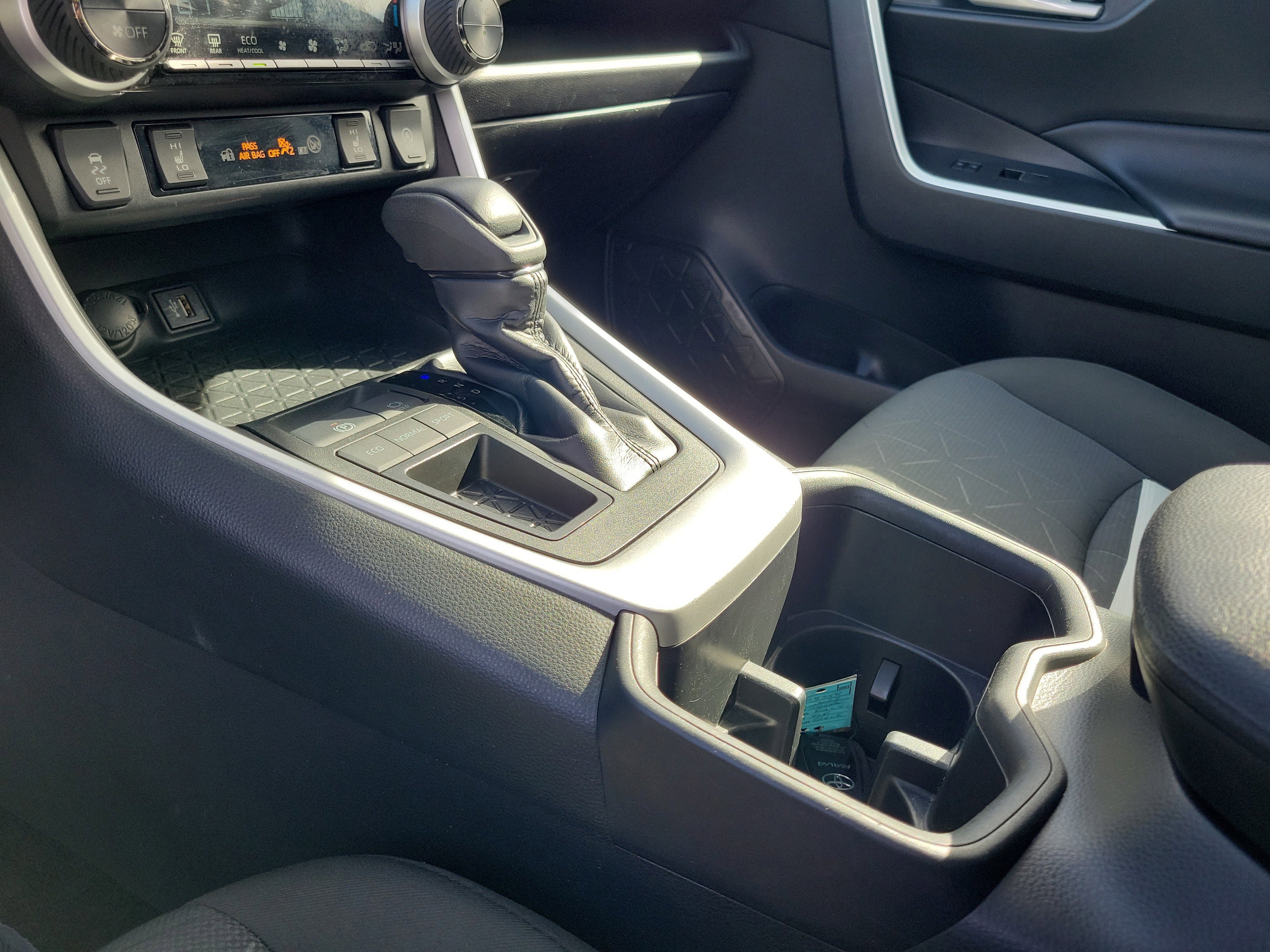 Used 2023 Toyota RAV4 XLE w/ Convenience Package image 29